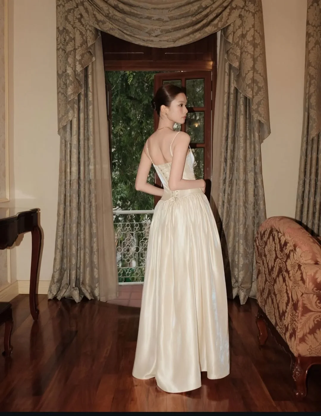 Photo 3 of Váy Dài Rubies Corset Màu Kem