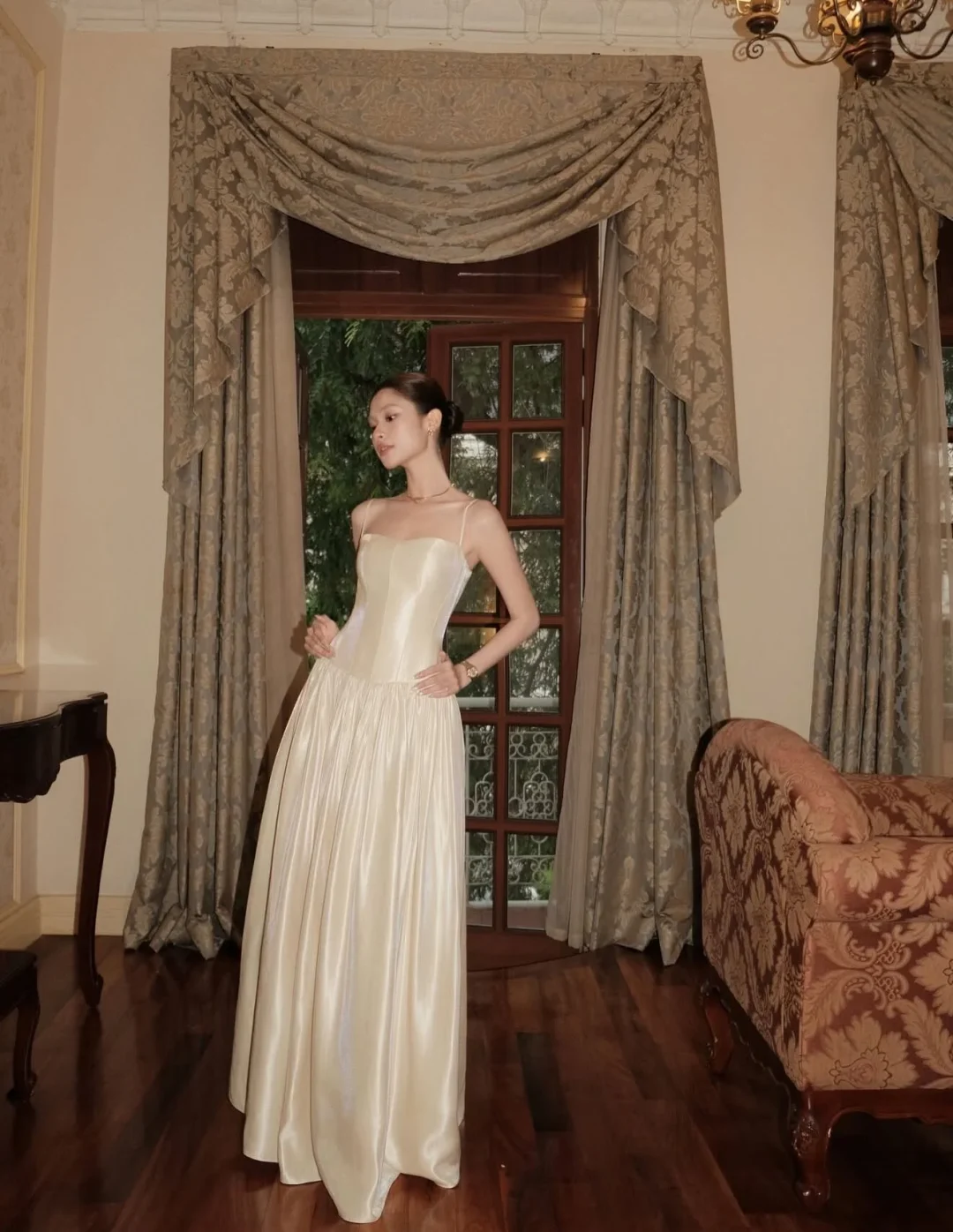 Photo 1 of Váy Dài Rubies Corset Màu Kem
