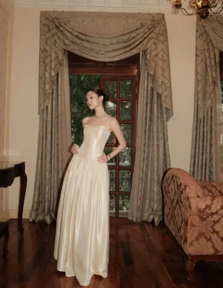 Photo 1 of Váy Dài Rubies Corset Màu Kem