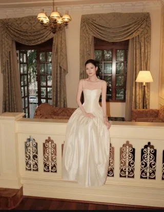 Photo 2 of Váy Dài Rubies Corset Màu Kem