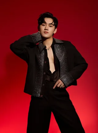 Photo 1 of Áo khoác đen bling bling nam