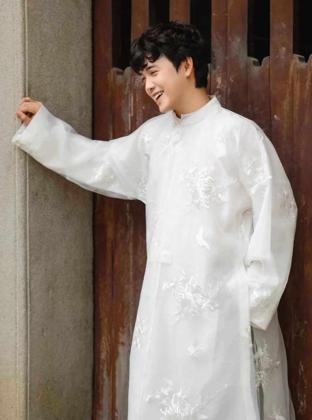 Photo 1 of Áo dài nam OAO hoa vàng cúc