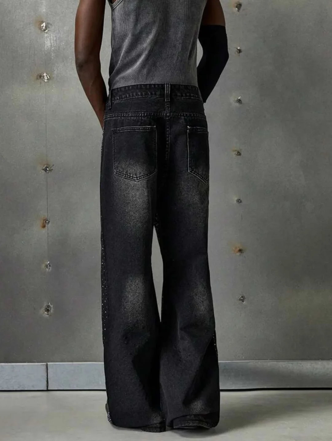 Ảnh 4 của Quần jeans đính đá full mặt trước