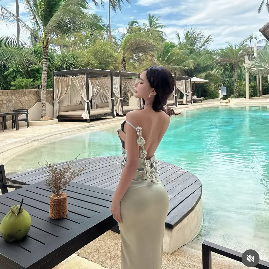 Ảnh 2 của Váy lụa đi biển