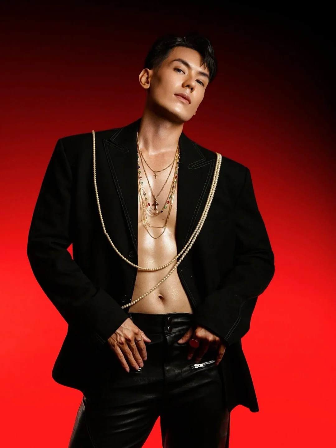 Ảnh 3 của Set blazer đen quần da nam