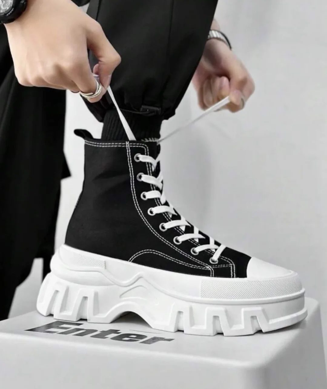Photo 5 of Boots trắng đen nam