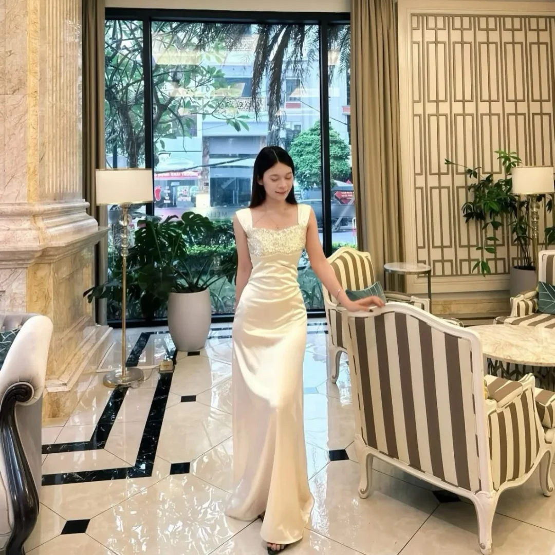 Photo 4 of Váy lụa sang dáng kèm khăn choàng