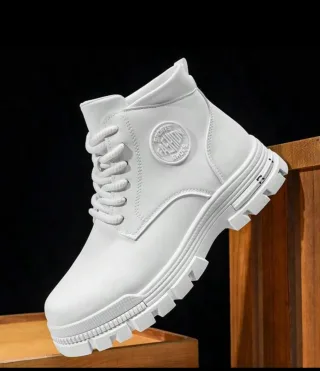 Photo 1 of Boots trắng năng động nam