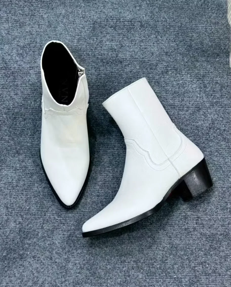 Photo 1 of Boots trắng nam