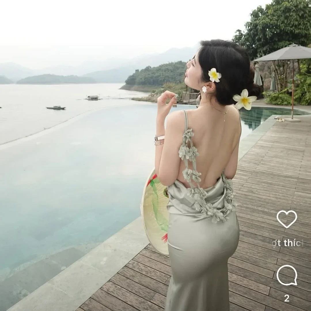 Ảnh 6 của Váy lụa đi biển