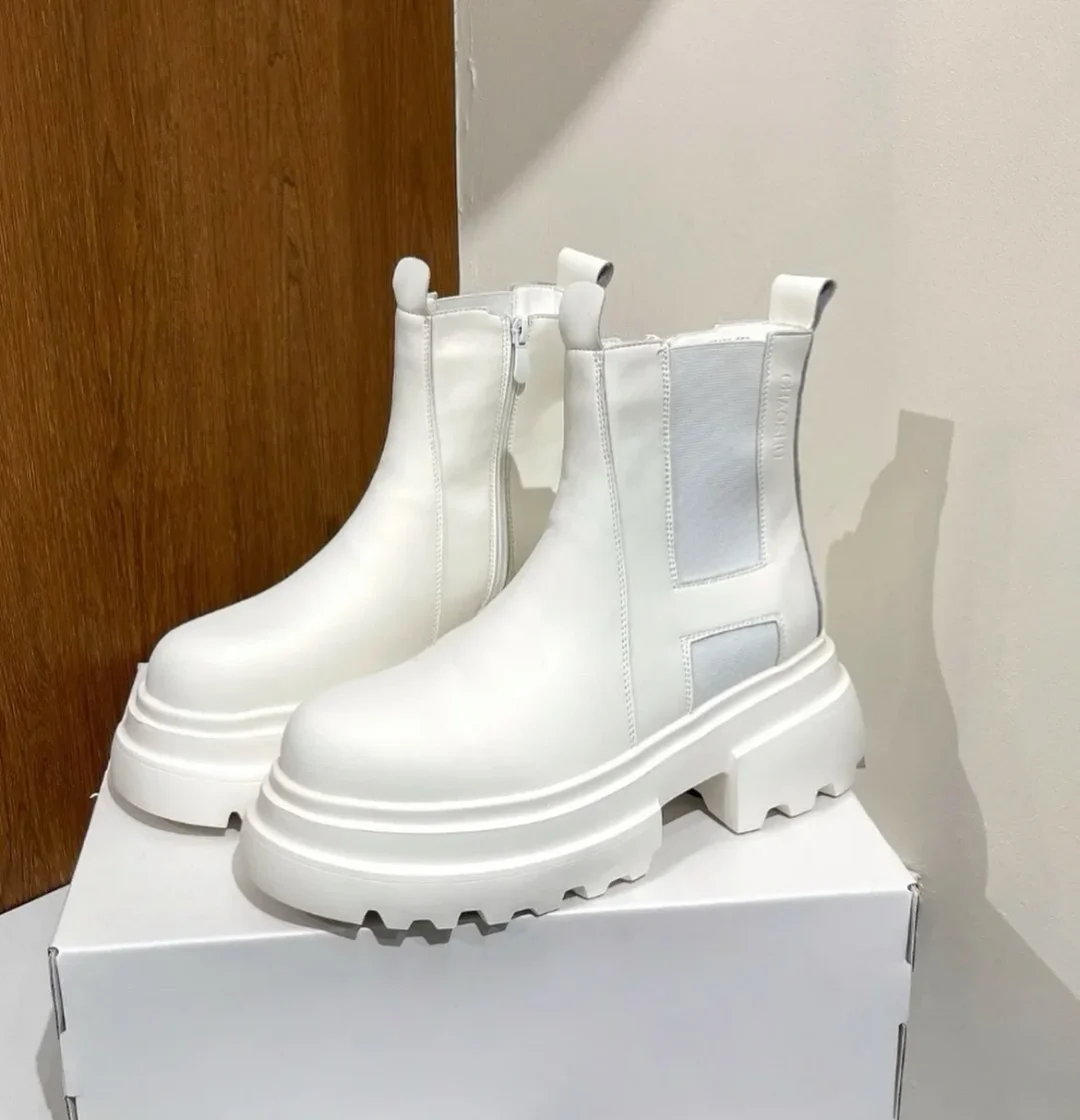 Ảnh 1 của Chelsea boots trắng cao gót