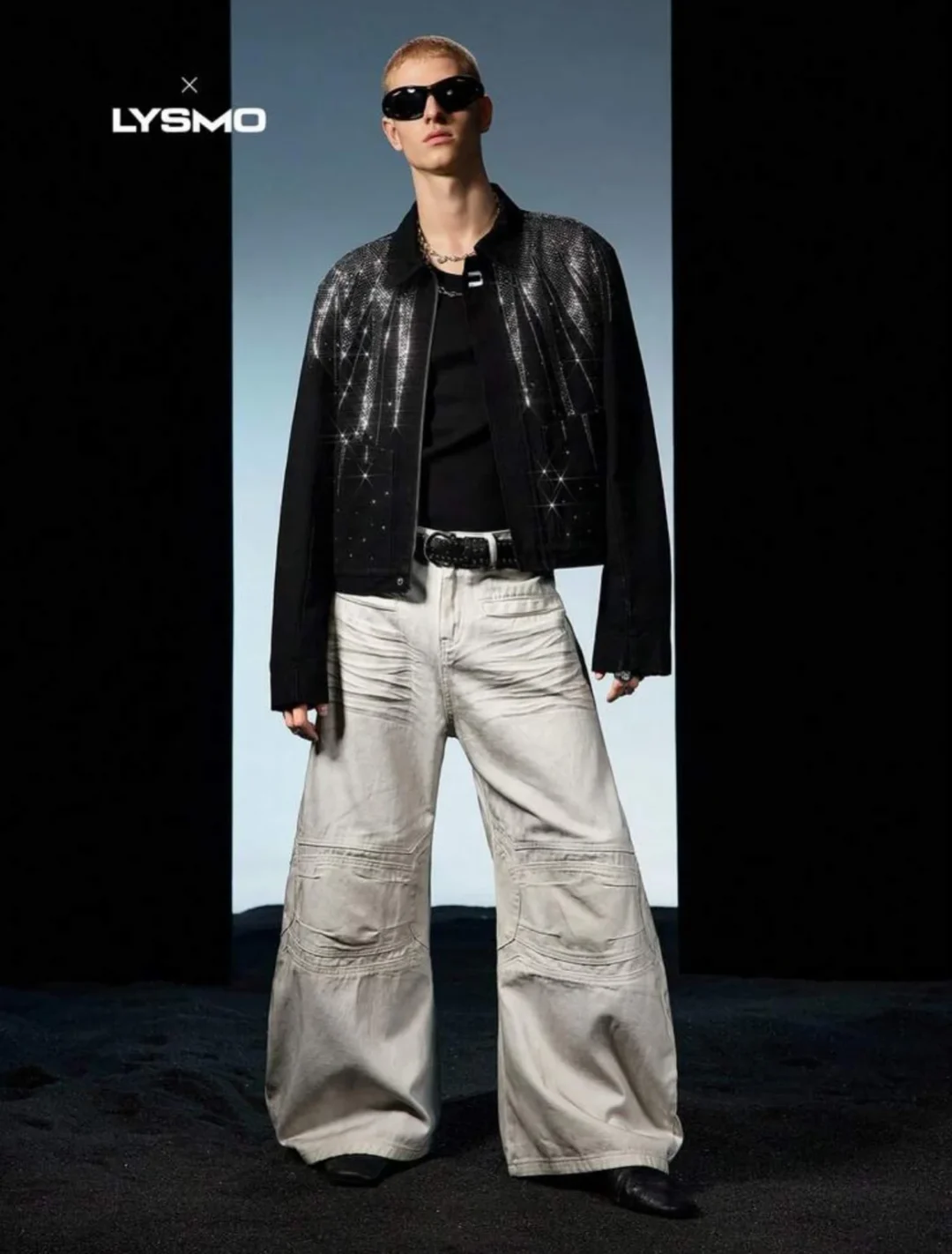 Ảnh 3 của Áo khoác jeans đính đá