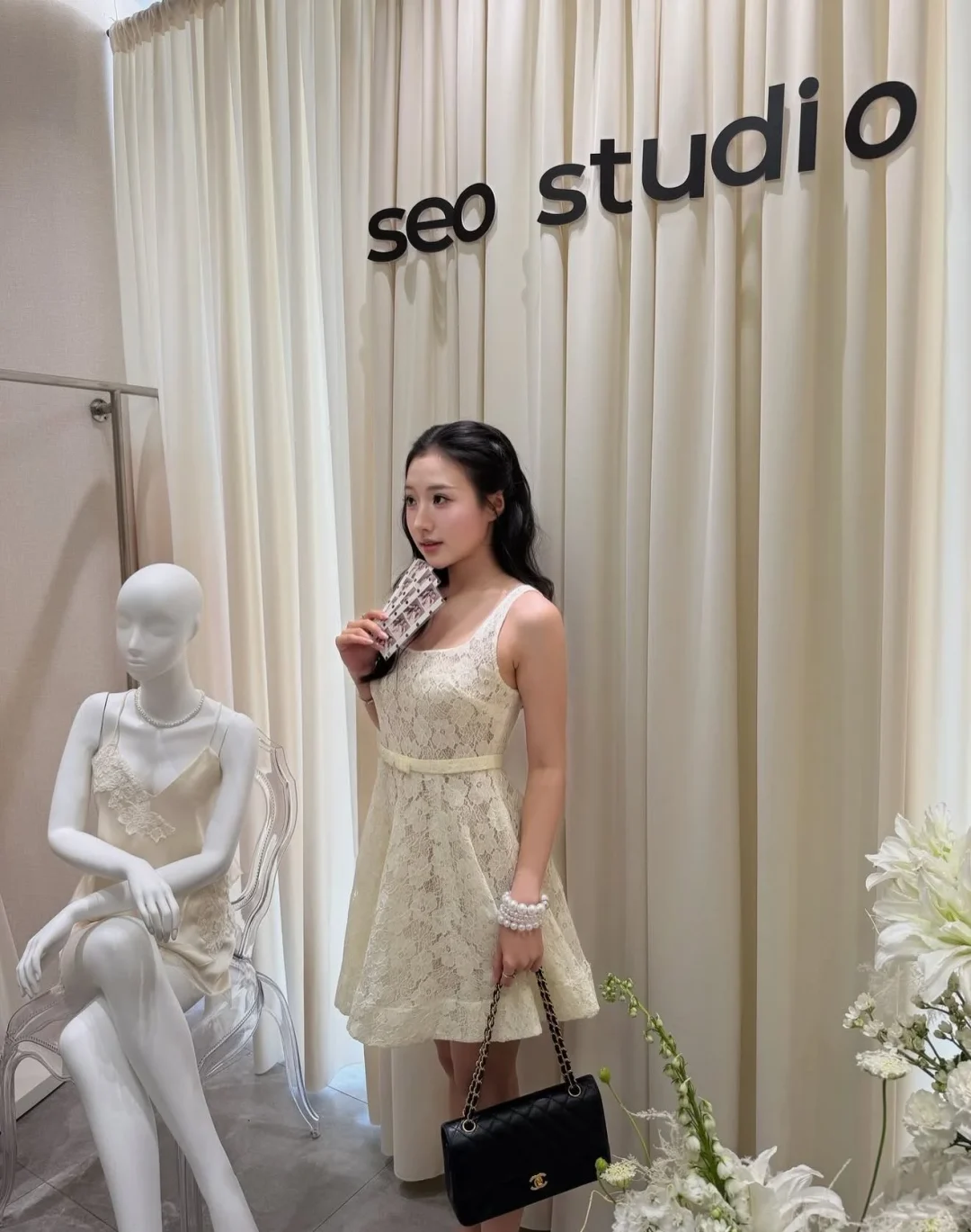 Photo 1 of Váy Ngắn Seostudio Màu Trắng Ren Xòe Nhẹ