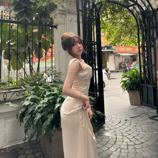 Ảnh 4 của Váy lụa kèm khăn choàng