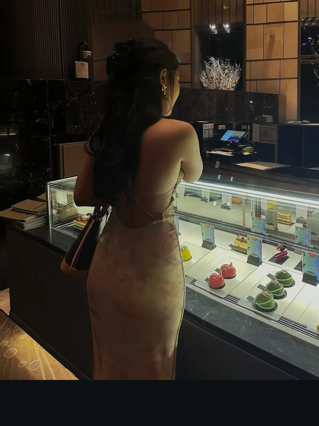 Photo 5 of Đầm hở lưng sexy