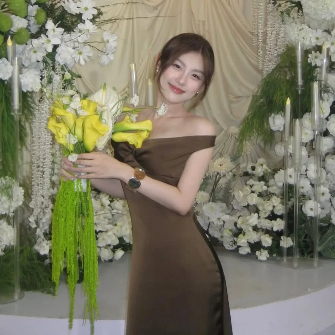 Ảnh 5 của Váy lụa hở lưng trễ vai