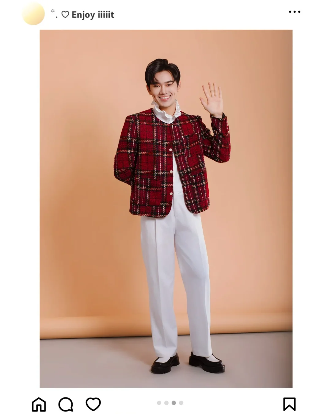 Photo 2 of Áo khoác đỏ vải tweed nam