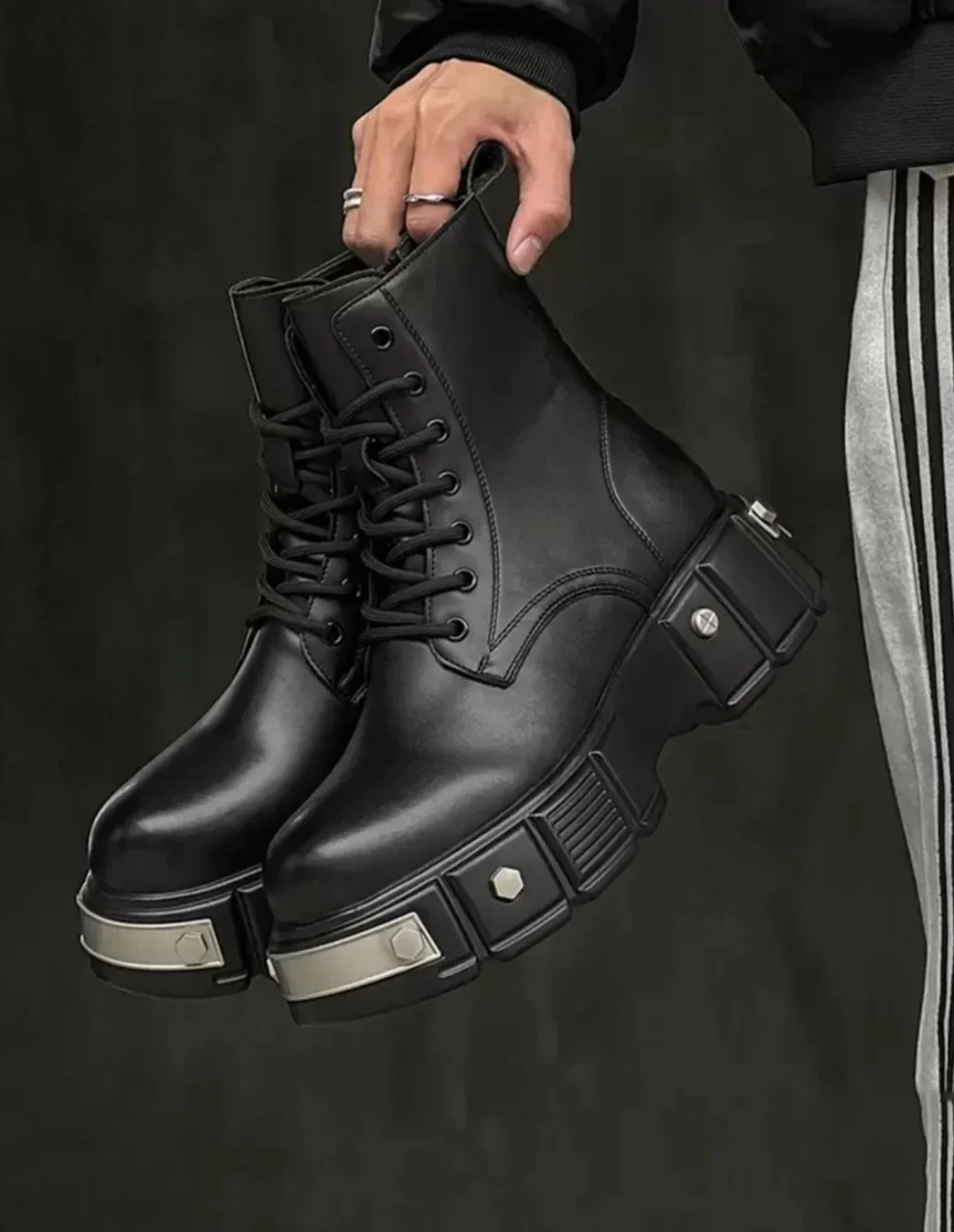 Ảnh 3 của Boots da đen nam cao gót