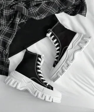 Photo 2 of Boots trắng đen nam
