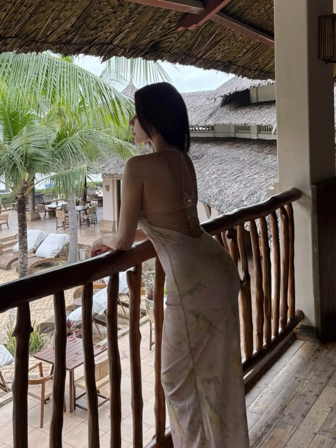 Photo 4 of Đầm hở lưng sexy