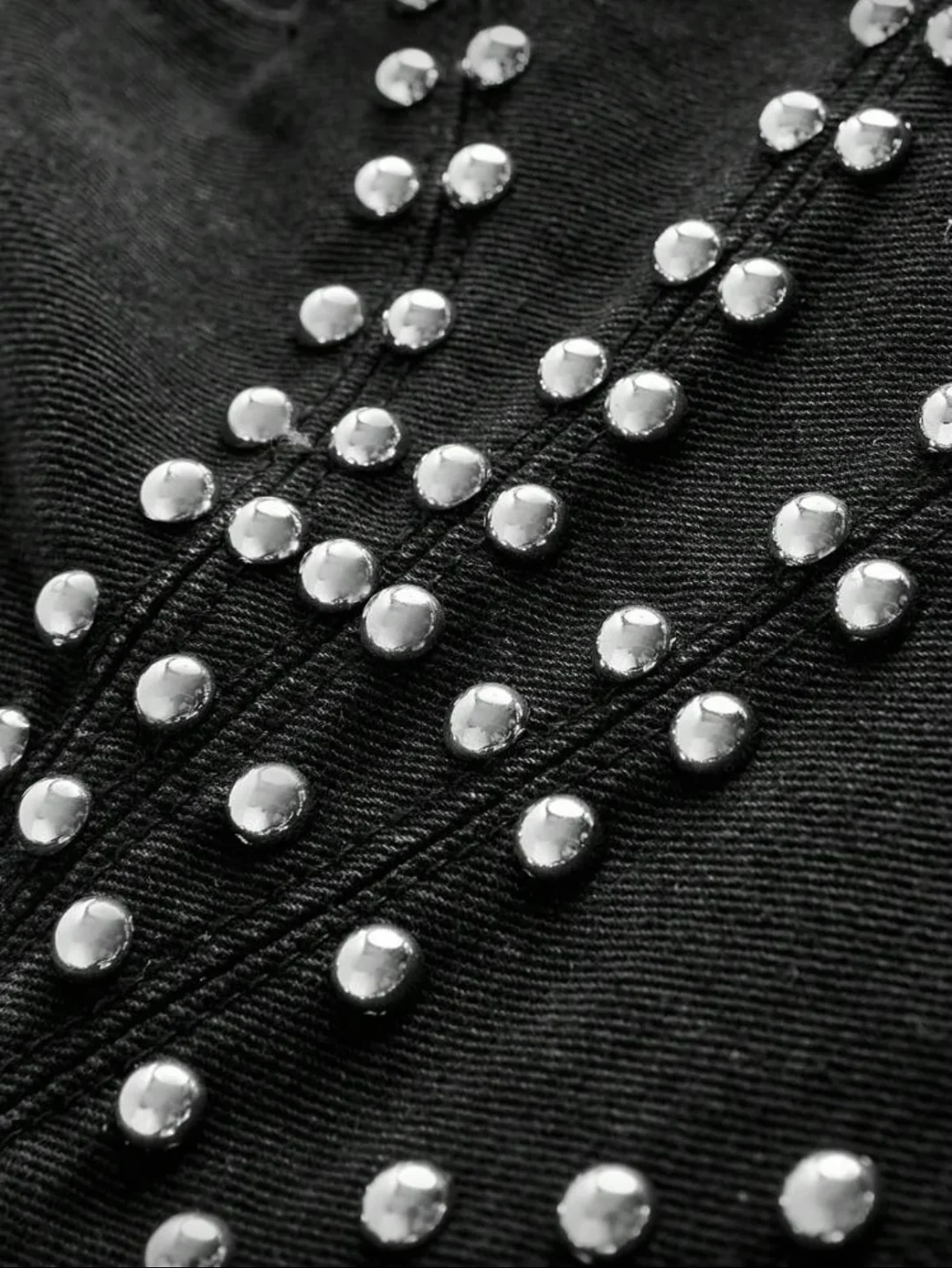 Photo 3 of Jeans nam đính kim loại cool ngầu