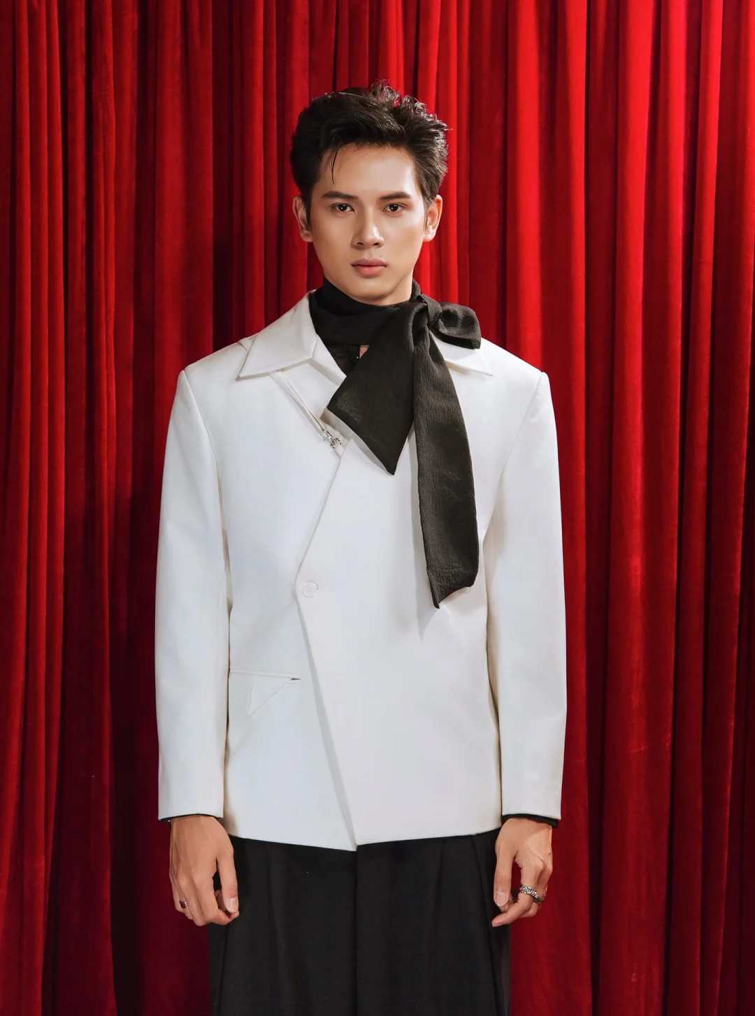 Photo 1 of Set vest đen trắng nam