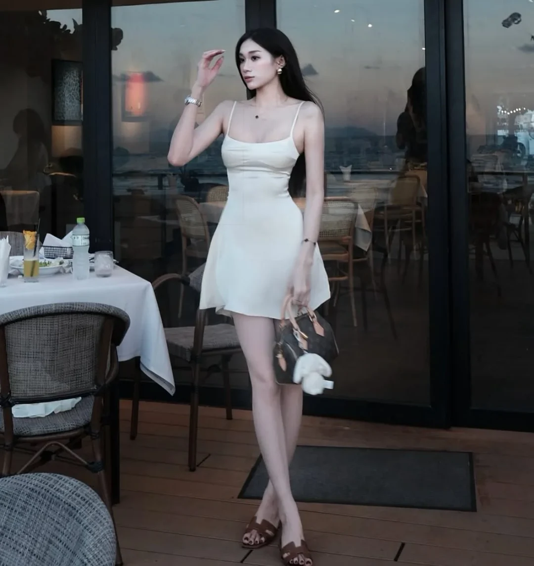 Ảnh 1 của Váy lụa hai dây màu be