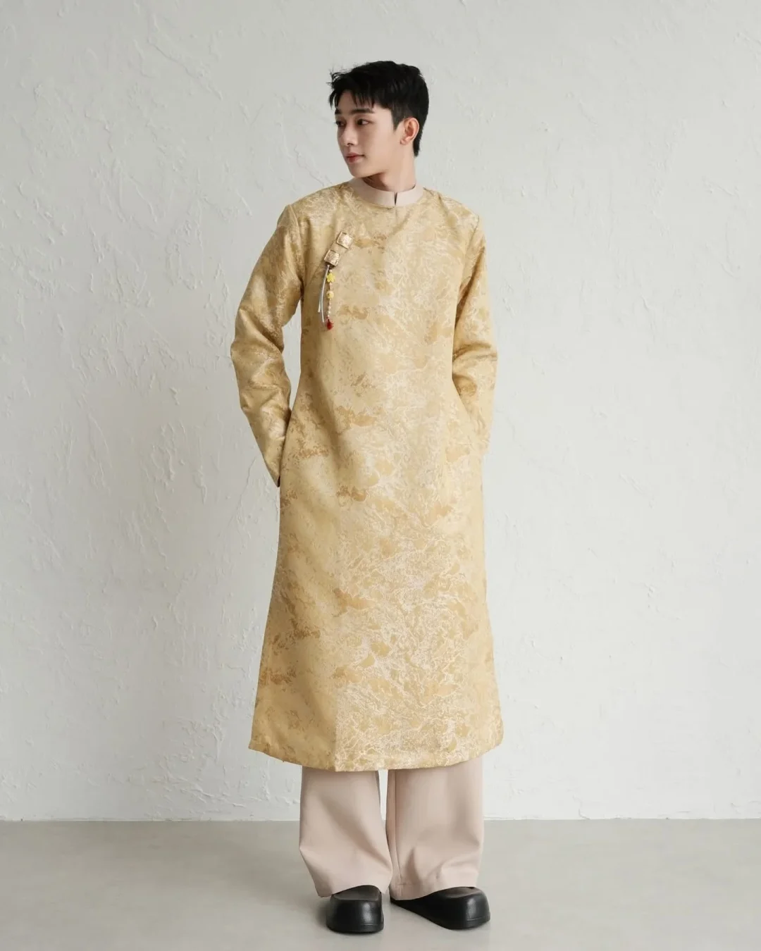 Ảnh 1 của Áo dài nam YUDAL màu vàng