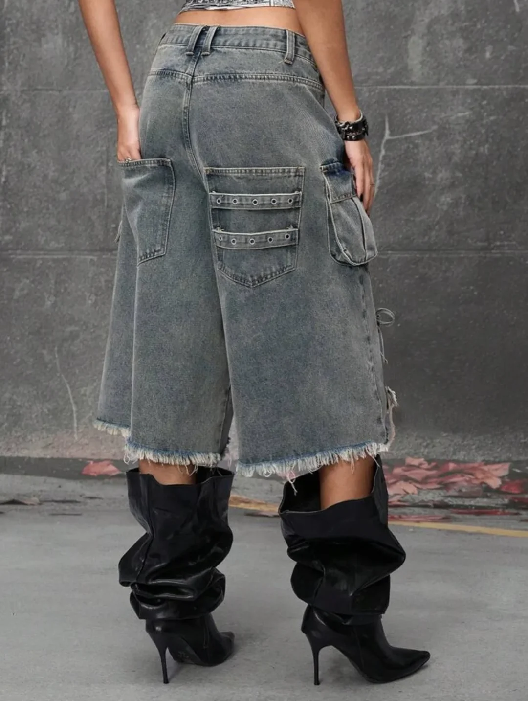 Ảnh 3 của Shorts jeans ống rộng unisex