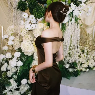 Ảnh 3 của Váy lụa hở lưng trễ vai