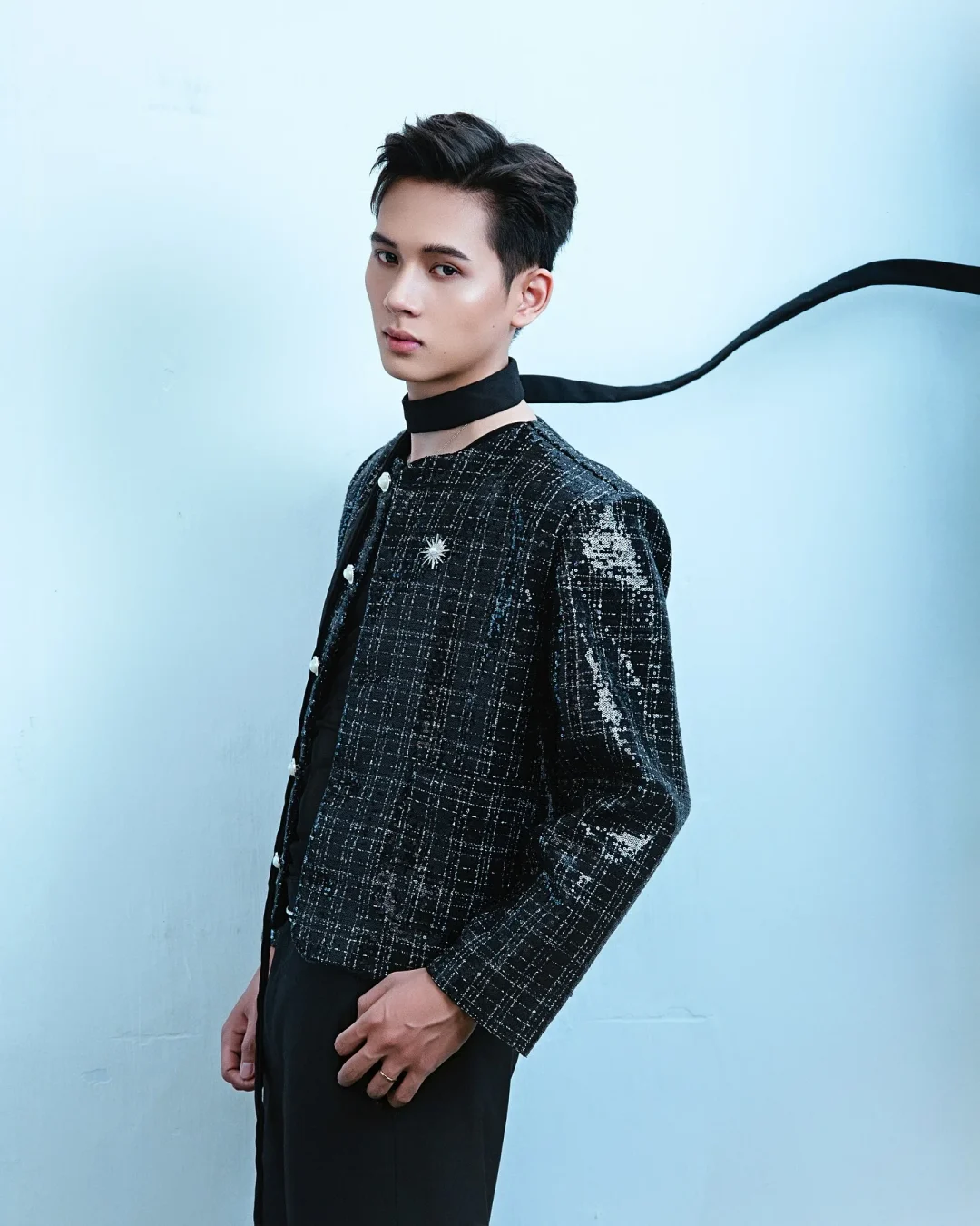 Ảnh 3 của Áo khoác đen bling bling nam