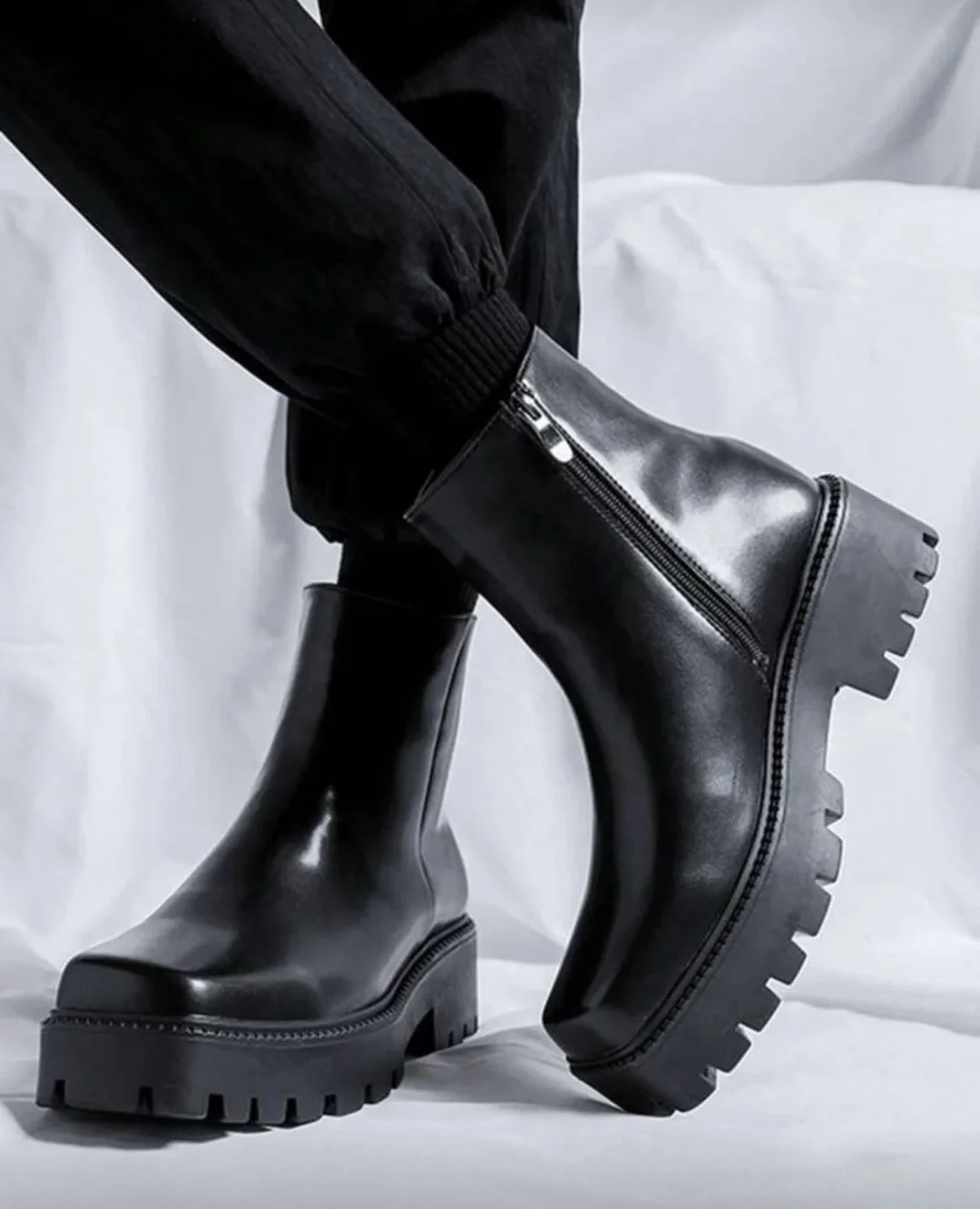 Ảnh 2 của Boots nam mũi vuông gót 4cm