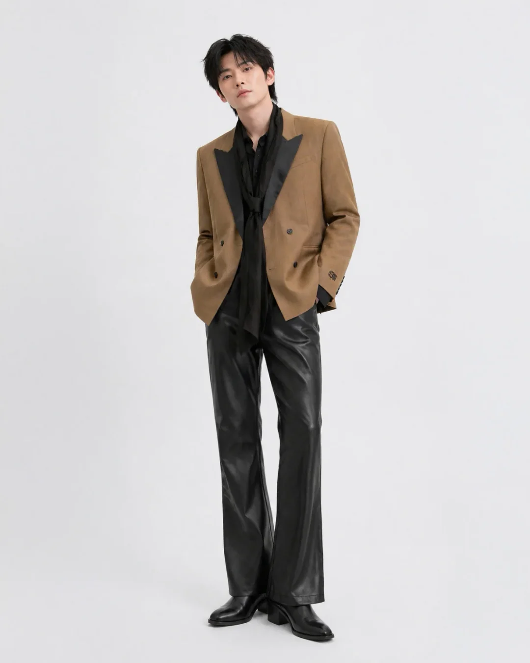 Photo 5 of Set blazer phối quần da nâu đen