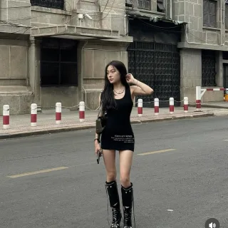 Ảnh 3 của Váy nữ Gallery Seven