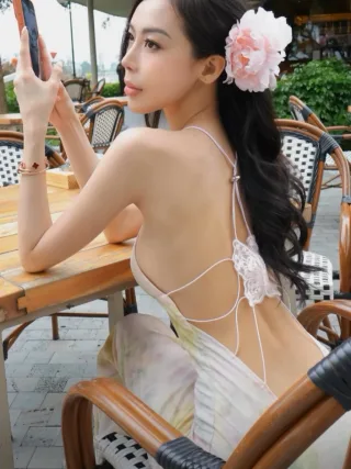 Photo 1 of Đầm hở lưng sexy