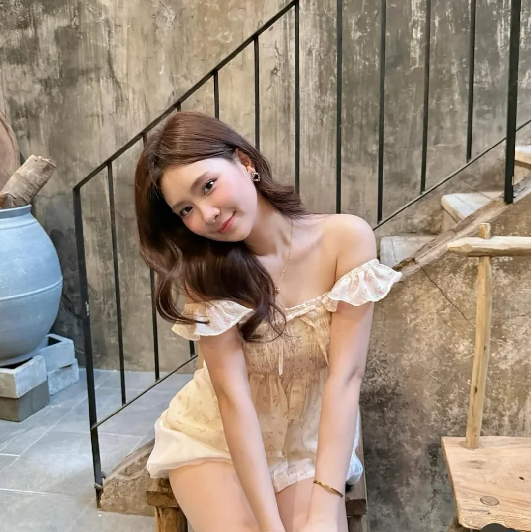 Ảnh 5 của Váy nữ Areum Room