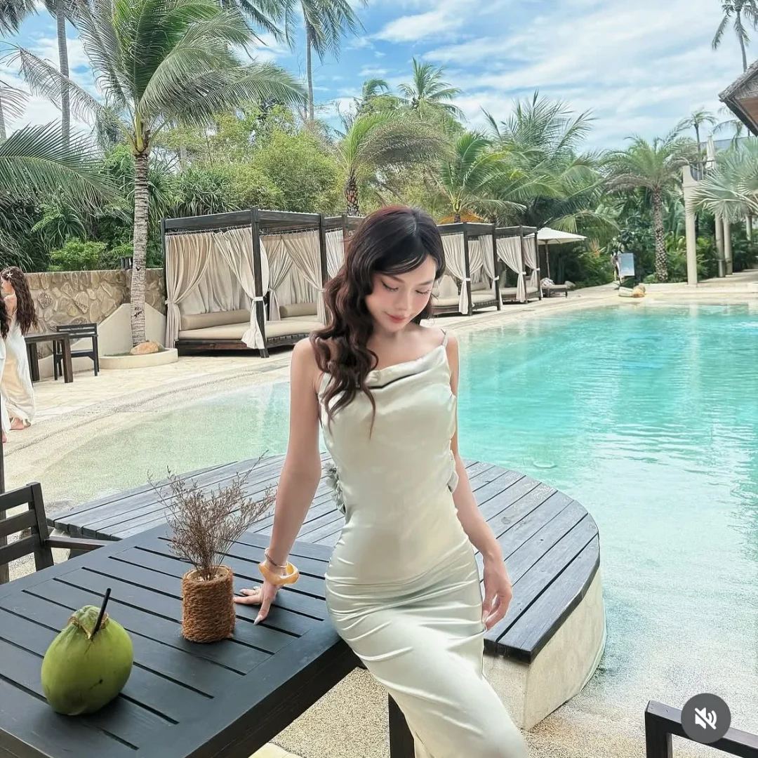 Ảnh 5 của Váy lụa đi biển