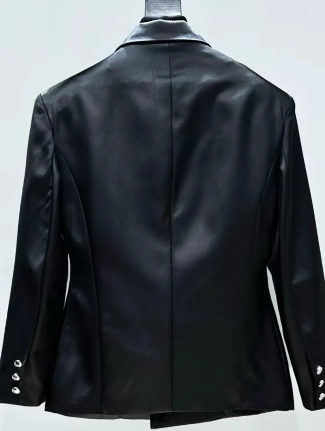Photo 4 of Blazer nam đen vải bóng