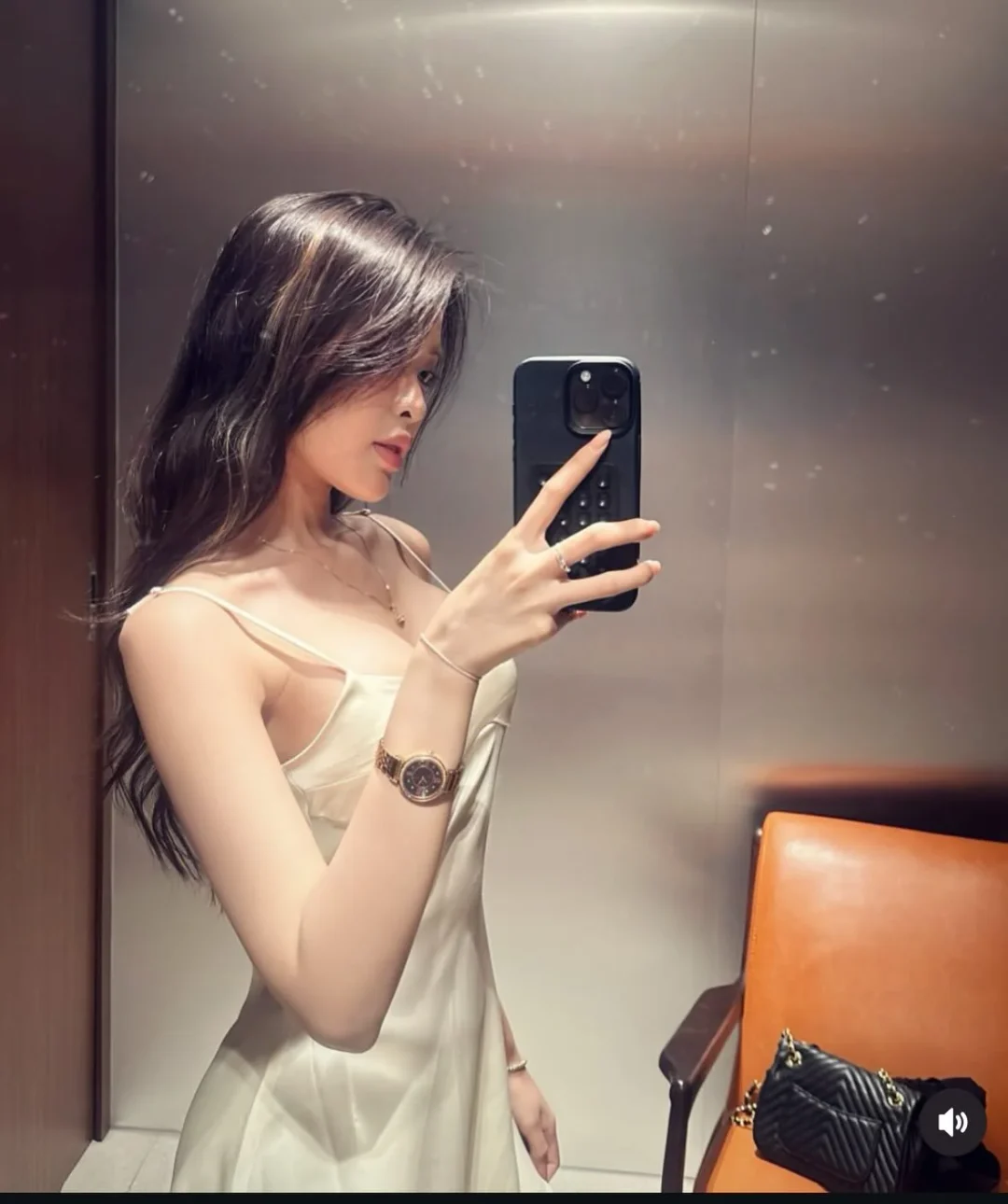 Photo 4 of Váy lụa be sang