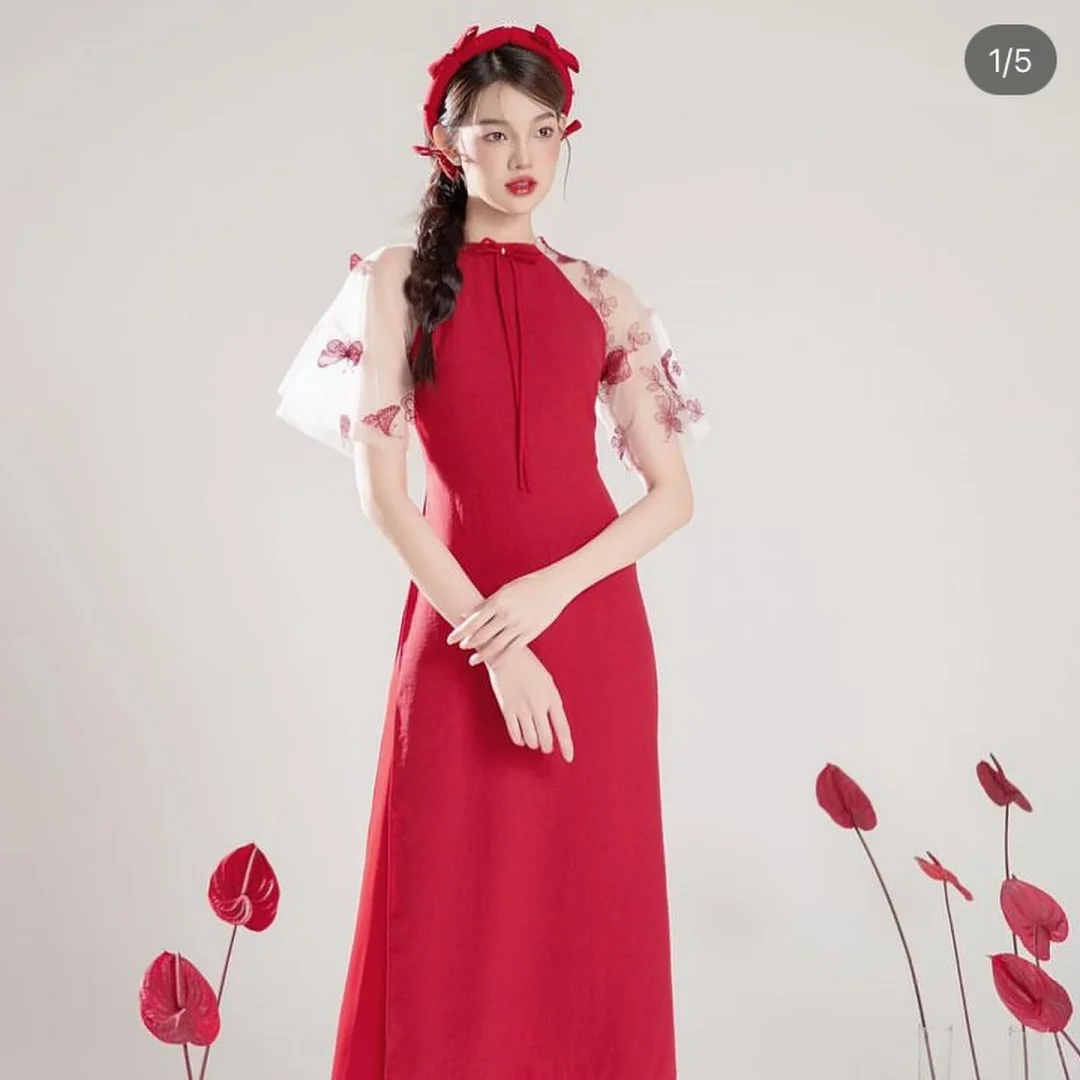 Photo 4 of Áo dài họa tiết bướm ren