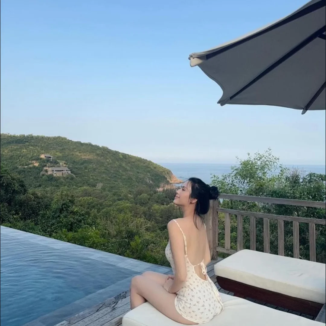 Photo 5 of Váy ôm body đi biển