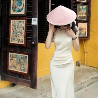 Photo 3 of Váy lụa cổ yếm hở lưng
