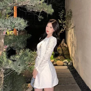 Photo 2 of Váy ren hoa nữ