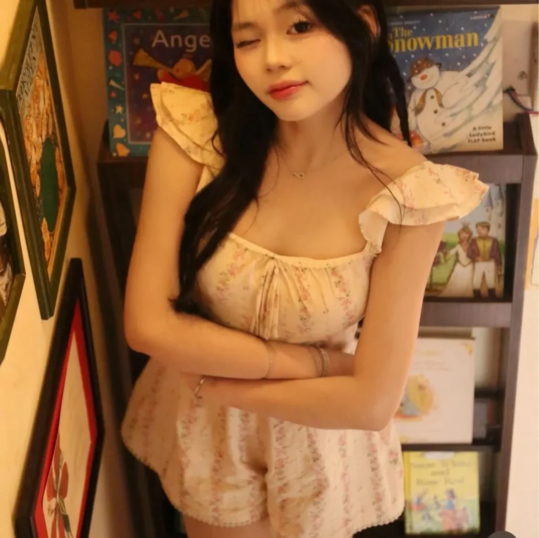Ảnh 6 của Yếm hoa mùa hè