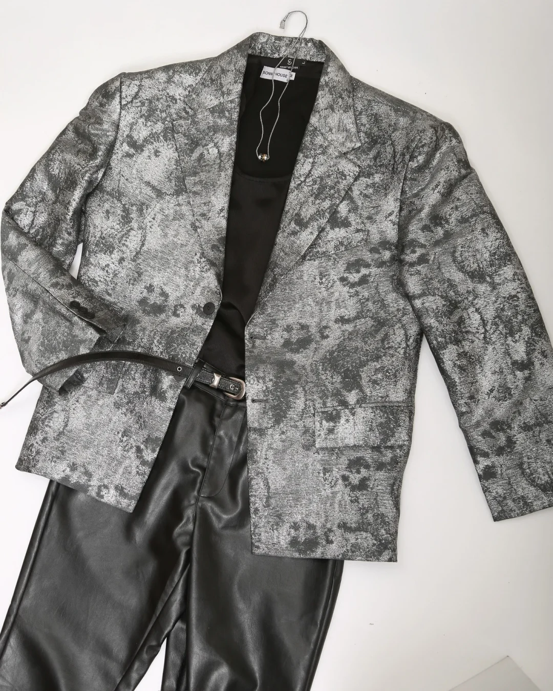 Photo 2 of Set blazer nhũ bạc nam