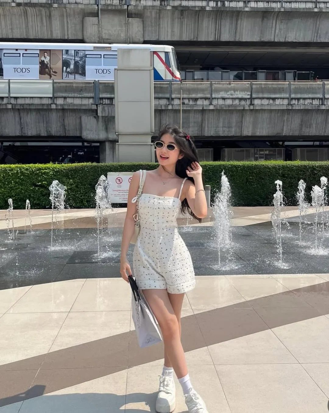 Photo 2 of Jumpsuit hot mặc đi đâu cũng hợp