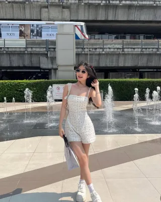 Photo 2 of Jumpsuit hot mặc đi đâu cũng hợp