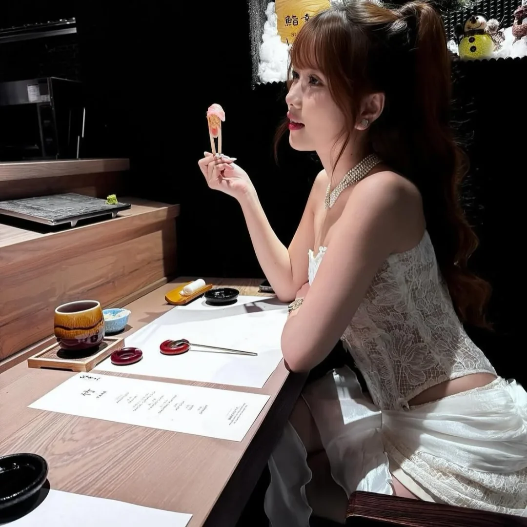 Ảnh 3 của Set slay tôn dáng