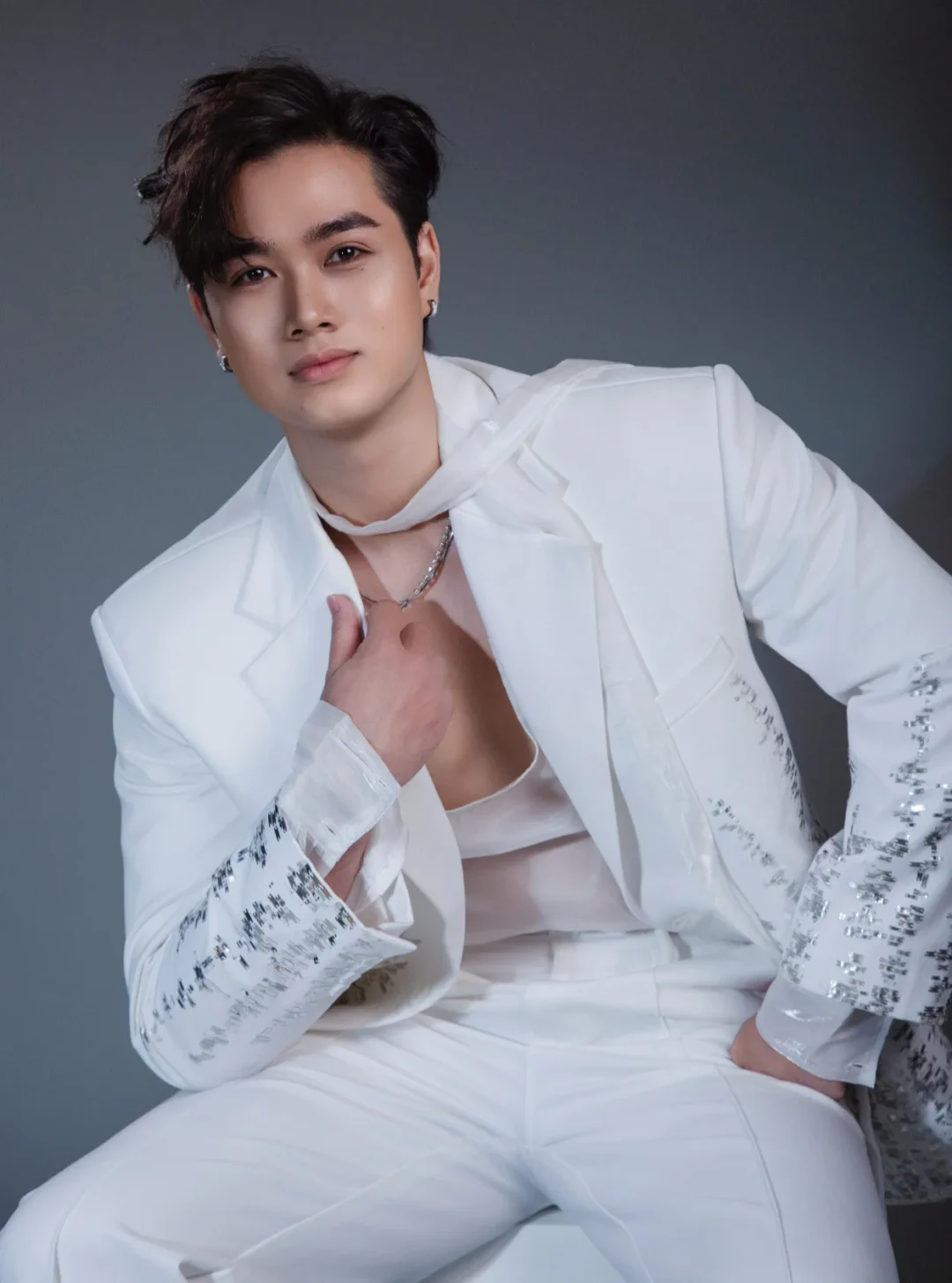 Ảnh 4 của Set vest trắng đính kết