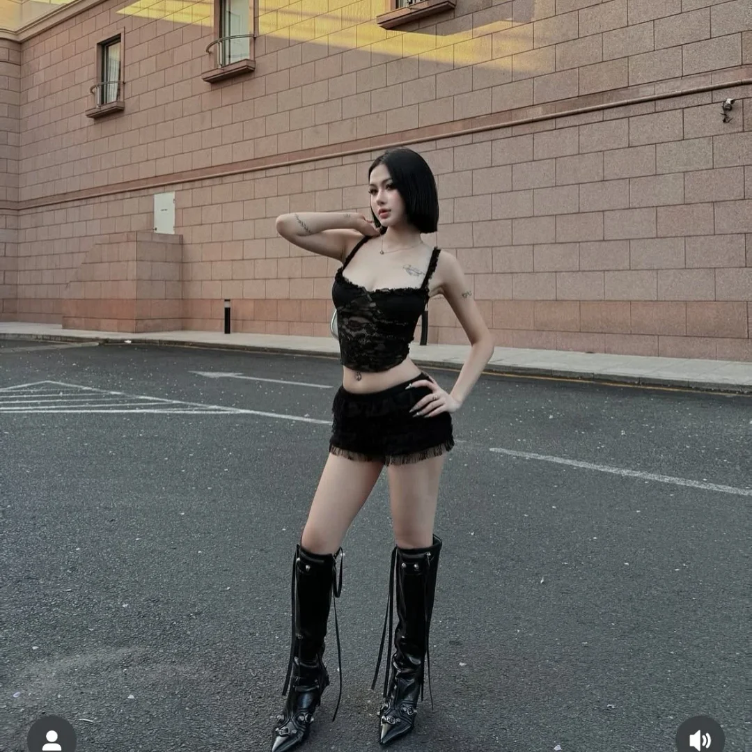 Photo 1 of Full set siu slay twenti